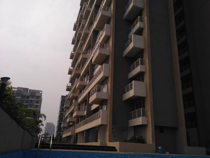 5 BHK Flats & Apartments for Sale in Roadpali, Navi Mumbai (2400 Sq.ft.)