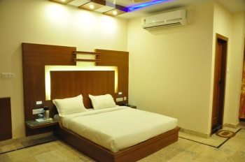 200 Sq.ft. Hotel & Restaurant for Rent in Fatehabad Road Fatehabad Road, Agra
