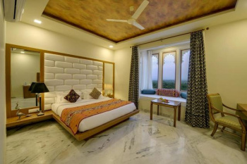 250 Sq.ft. Hotel & Restaurant for Rent in Atalla Chungi, Vrindavan