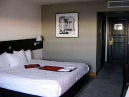 200 Sq.ft. Hotel & Restaurant For Rent In Charbagh, Lucknow