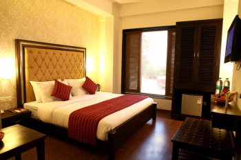 275 Sq. Yards Hotel & Restaurant for Rent in Fatehabad Road Fatehabad Road, Agra