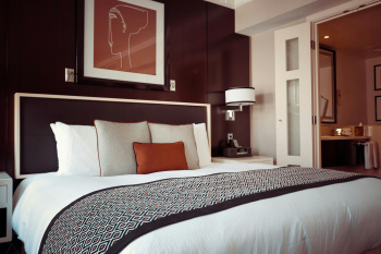 200 Sq.ft. Hotel & Restaurant for Rent in Goverdhan, Vrindavan