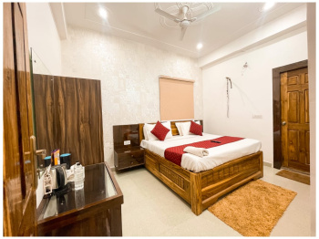 250 Sq.ft. Hotel & Restaurant for Rent in ISKCON Vrindavan, Vrindavan