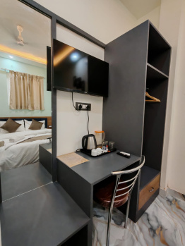 Hotel & Restaurant for Rent in DLF Phase I, Gurgaon (4000 Sq.ft.)