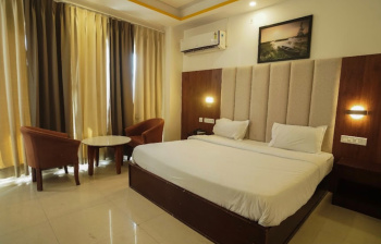 Hotel & Restaurant for Rent in Sector 37, Gurgaon (14000 Sq.ft.)