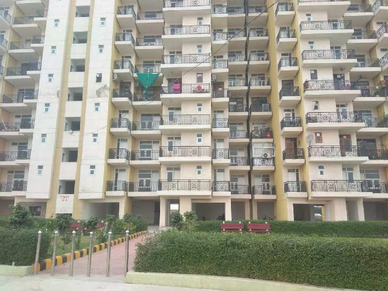 3 BHK Flats & Apartments for Sale in Sector 75, Faridabad (1400 Sq.ft.)