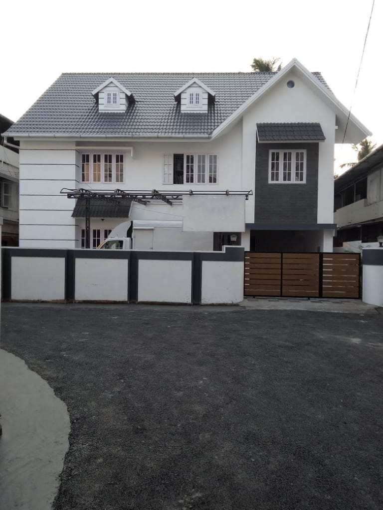 Semi-furnished House for Rent at Kannur