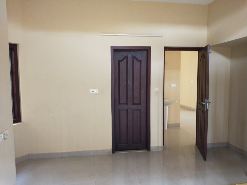 1000 Sq.Ft 2 Bhk Semi Furnished Flat For Sale At Ayyanthole,Thrissur