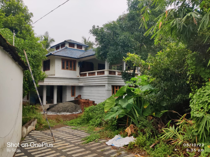 4000 Sq.Ft 6bHK UnFurnished House For Sale At Kallai,Calicut