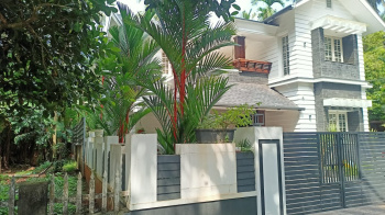 1900 Sq.fT 4 bHK New Unfurnished House For Sale At Ettumanoor,Kottayam