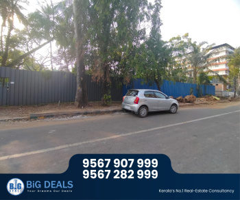 8 Cent Residential Land with 3 BHK Old House for Sale at Thrissur
