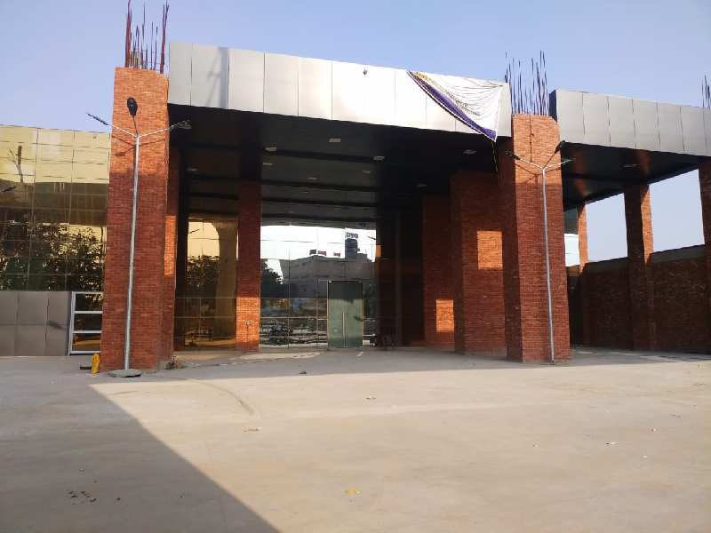 8343 Sq.ft. Showrooms for Sale in Mathura Road, Faridabad