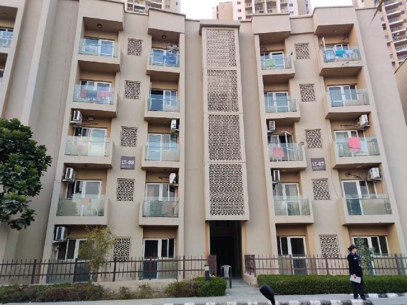 FULLY FURNISHED 4 BHK DUPLEX FLAT ON GROUND FLOOR IS AVAILABLE FOR SALE.