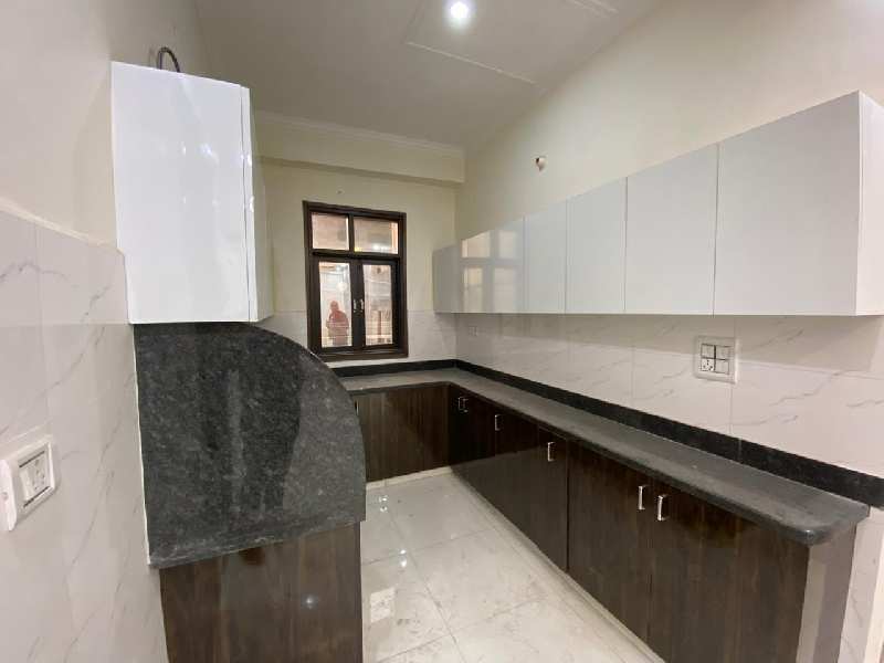4 BHK Flats & Apartments for Rent in Sector 11, Dwarka, Delhi (2300 Sq.ft.)