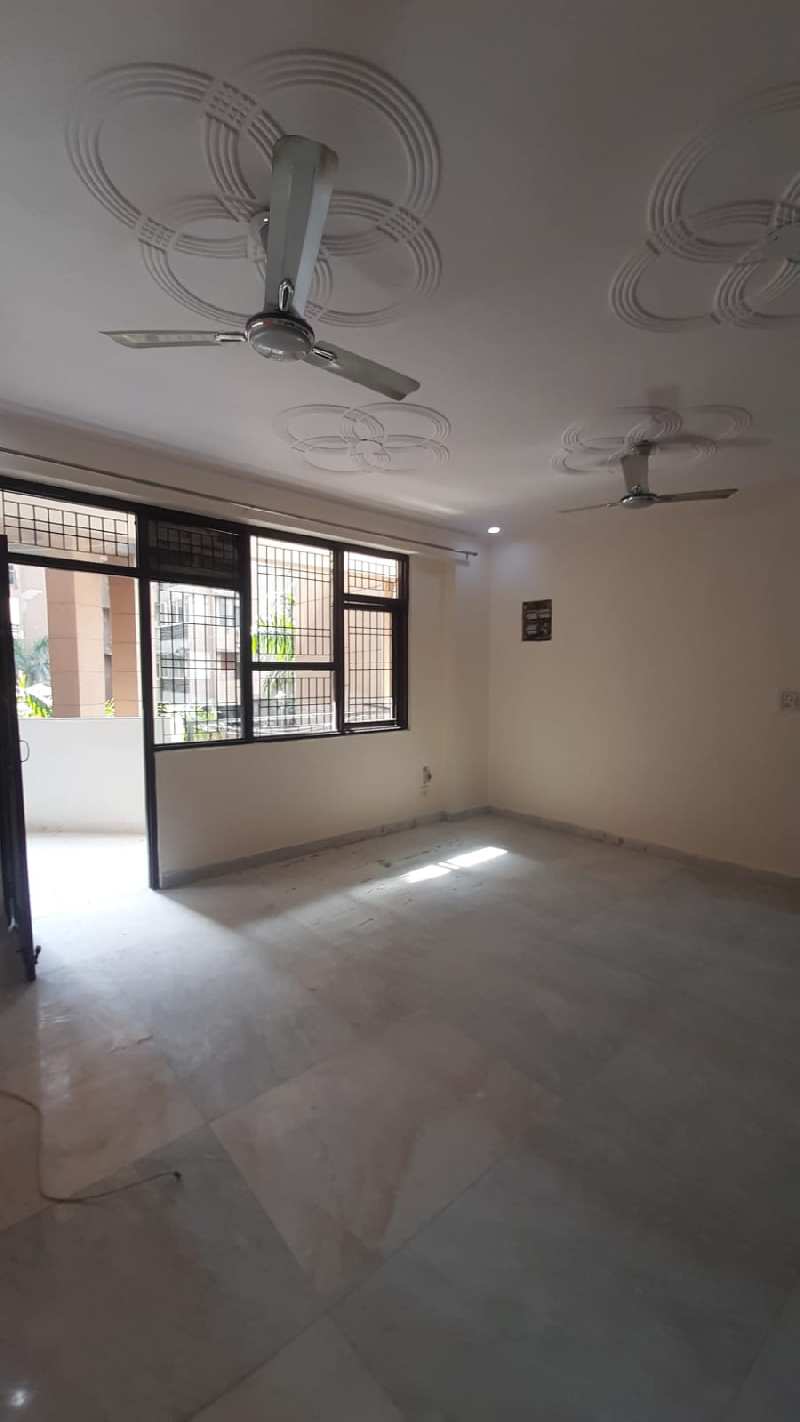 4 BHK Flats & Apartments for Sale in Sector 19, Dwarka, Delhi (2200 Sq.ft.)