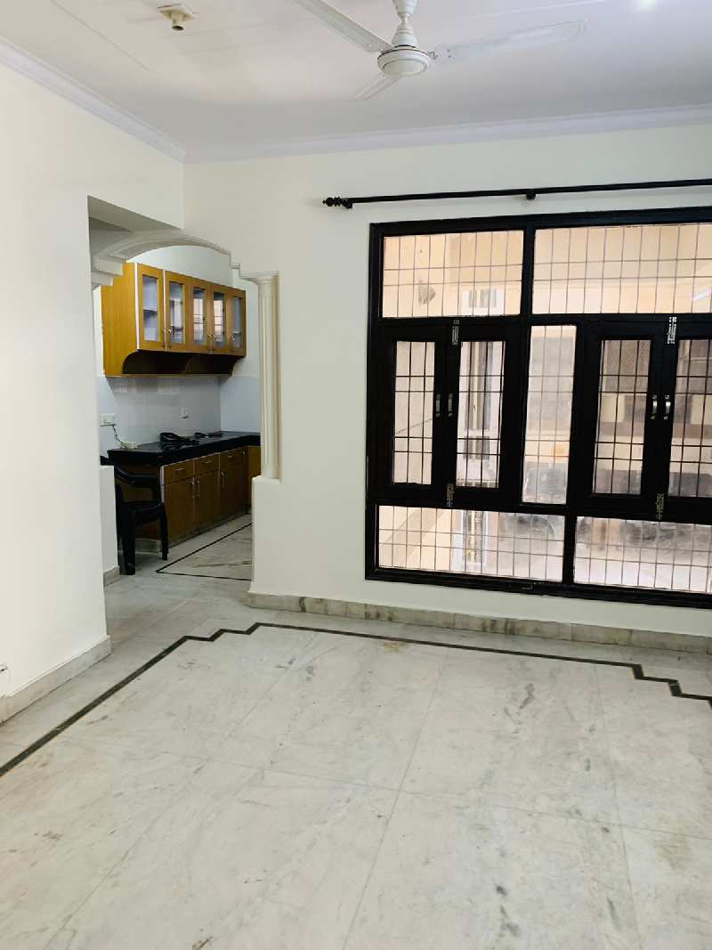 3 BHK Flats & Apartments for Sale in Sector 7, Dwarka, Delhi (1600 Sq.ft.)
