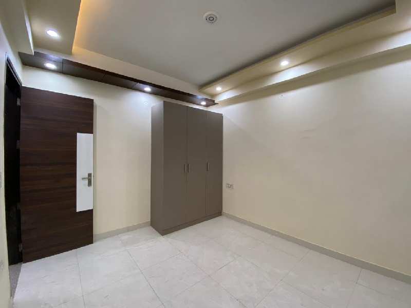 3 BHK Flats & Apartments for Sale in Sector 6, Dwarka, Delhi (1600 Sq.ft.)