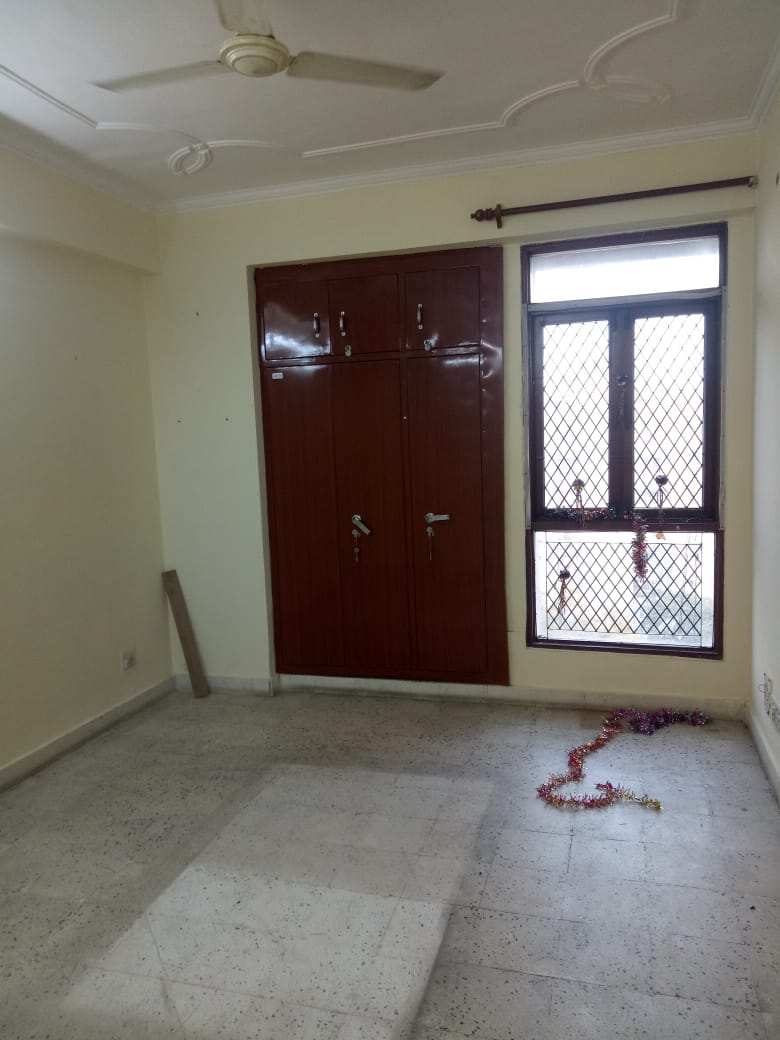 3 BHK Flats & Apartments for Sale in Sector 22, Dwarka, Delhi (1650 Sq.ft.)