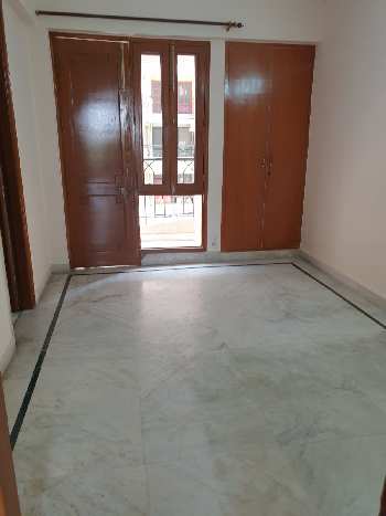 4 BHK Flats & Apartments for Sale in Sector 4, Dwarka, Delhi (2300 Sq.ft.)
