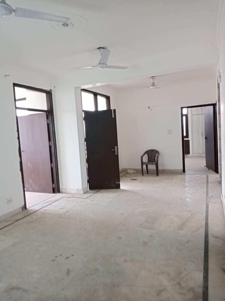 4 BHK Flats & Apartments for Sale in Sector 5, Dwarka, Delhi (2300 Sq.ft.)