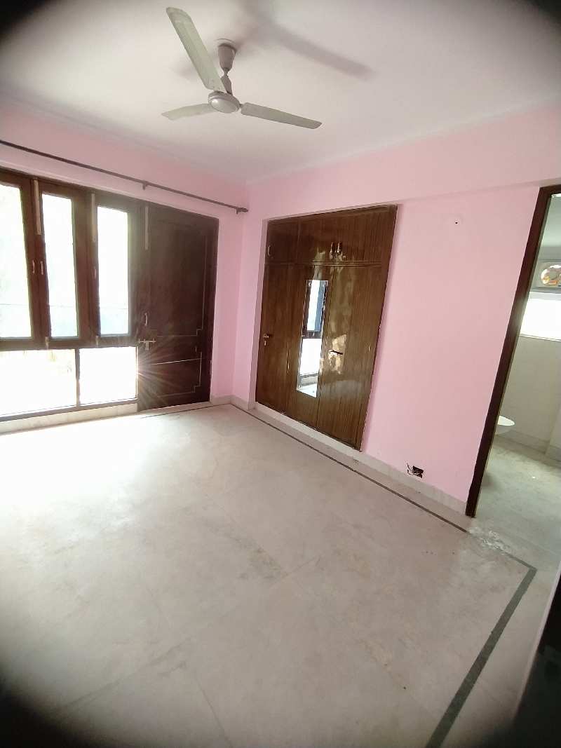 4 BHK Flats & Apartments for Sale in Sector 4, Dwarka, Delhi (2100 Sq.ft.)