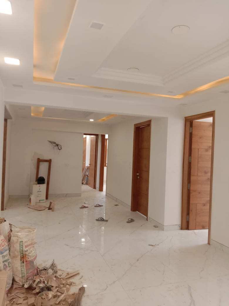 4 BHK Flats & Apartments for Sale in Sector 6, Dwarka, Delhi (2300 Sq.ft.)