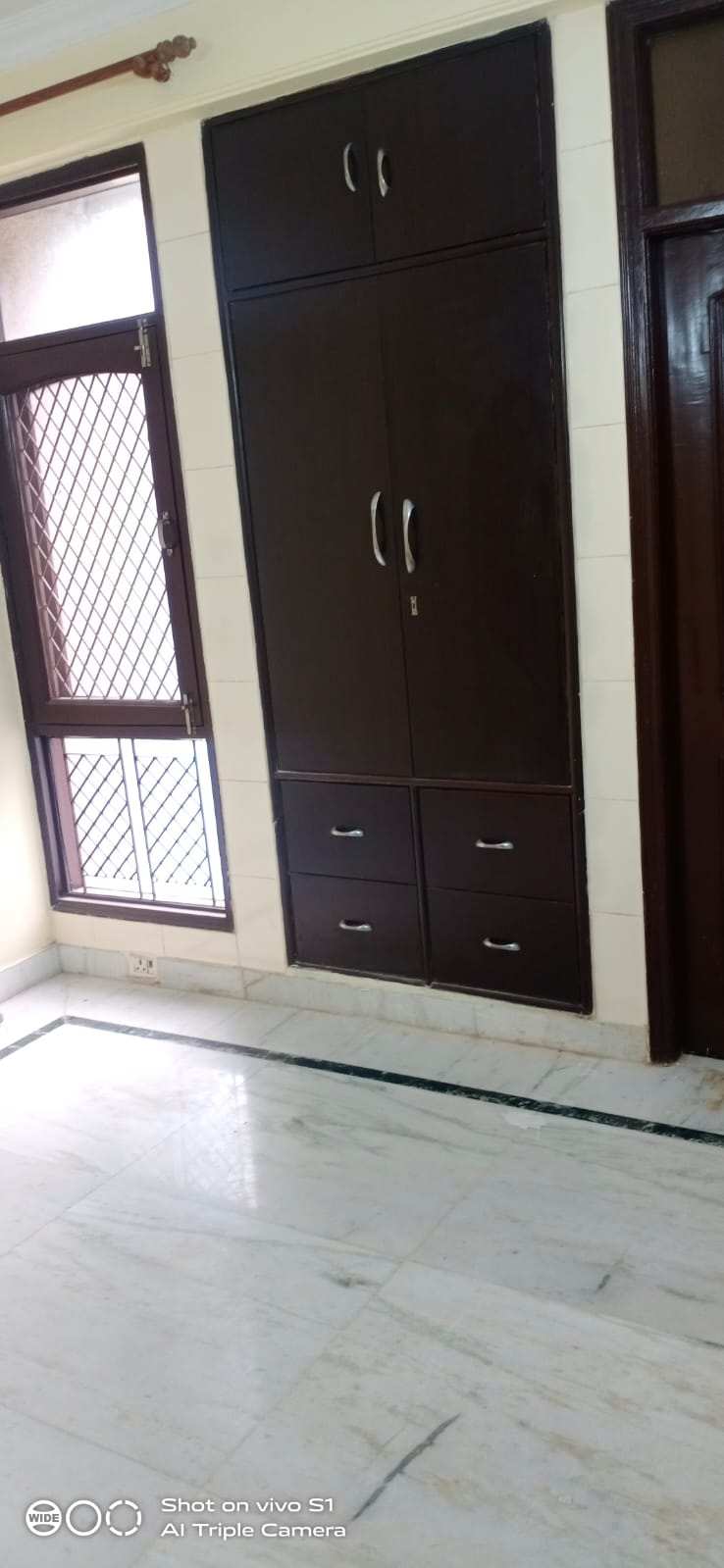 3 BHK Flats & Apartments for Sale in Sector 3, Dwarka, Delhi (1600 Sq.ft.)