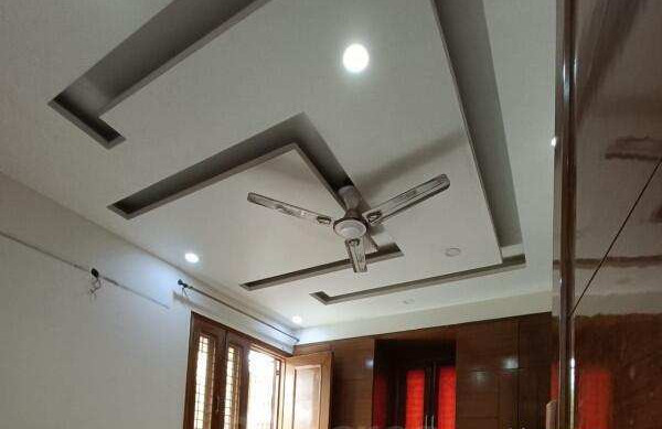 4 BHK Flats & Apartments for Sale in Sector 11, Dwarka, Delhi (2200 Sq.ft.)