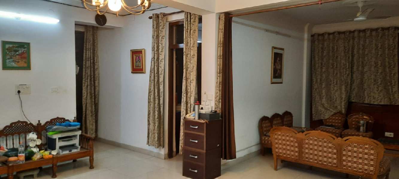 3 BHK Flats & Apartments for Sale in Sector 19, Dwarka, Delhi (1600 Sq.ft.)