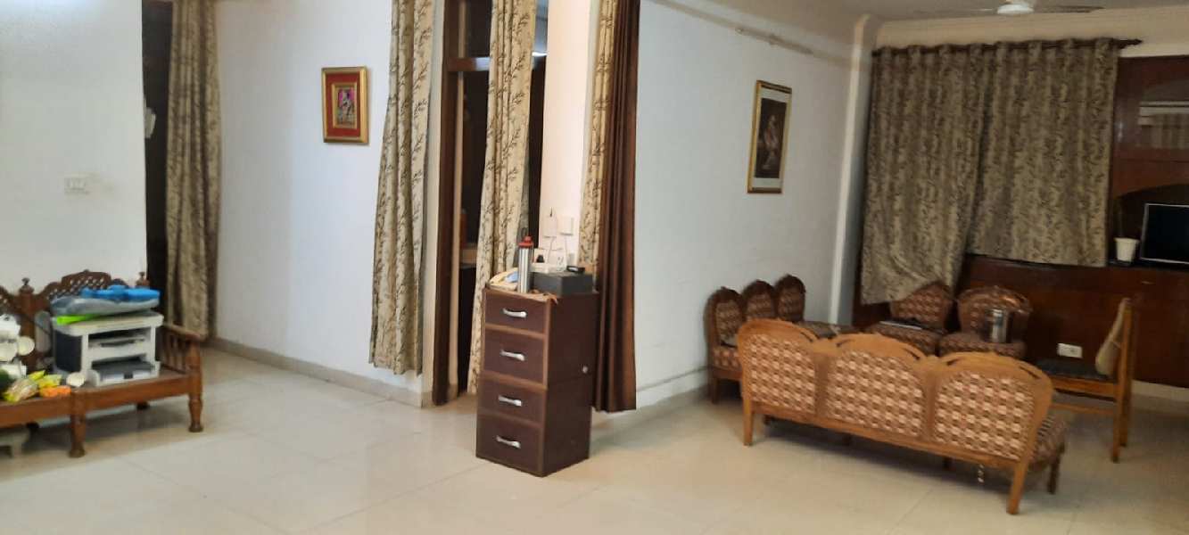 3 BHK Flats & Apartments for Sale in Sector 19, Dwarka, Delhi (1600 Sq.ft.)