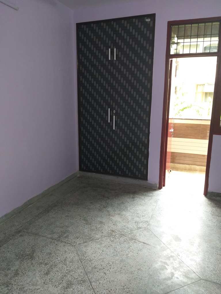 2 BHK Flats & Apartments for Sale in Sector 18, Dwarka, Delhi (1100 Sq.ft.)