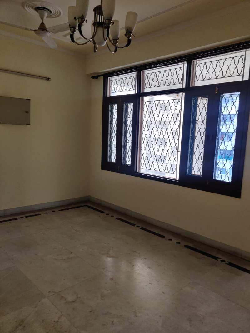 3 BHK Flats & Apartments for Rent in Sector 19, Dwarka, Delhi (1600 Sq.ft.)