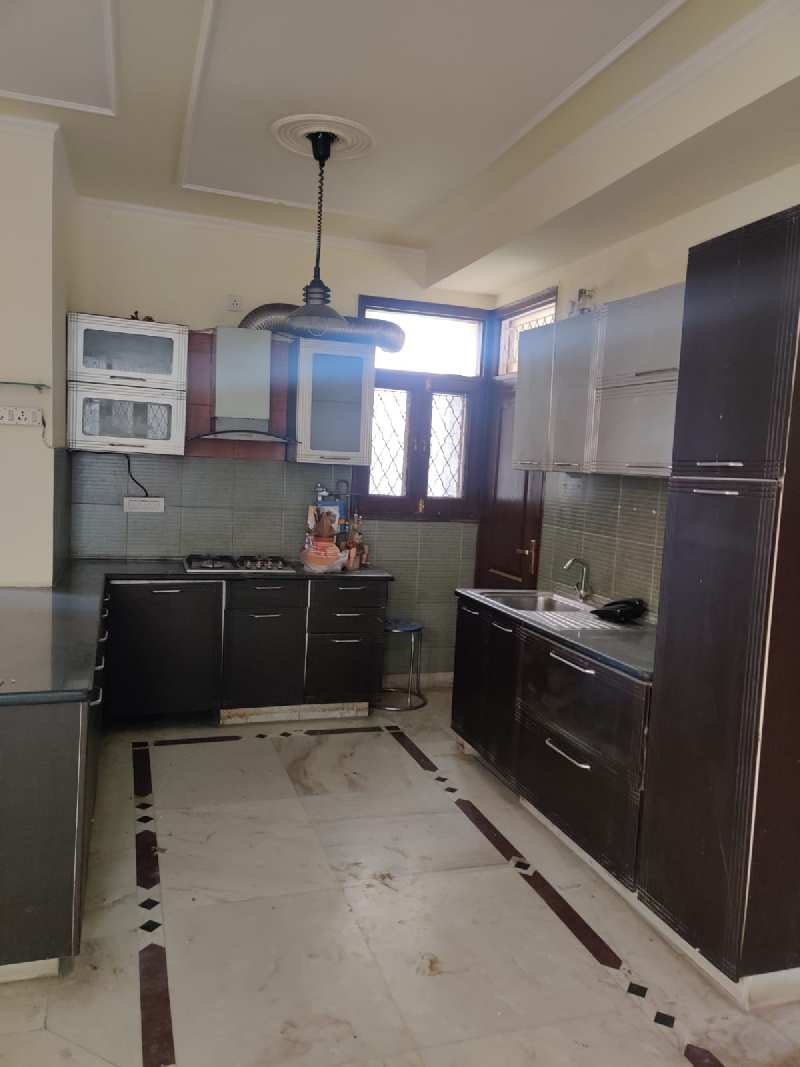 3 BHK Flats & Apartments for Rent in Sector 19, Dwarka, Delhi (1600 Sq.ft.)