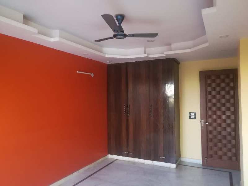 3 BHK Flats & Apartments for Sale in Sector 10, Dwarka, Delhi (1700 Sq.ft.)