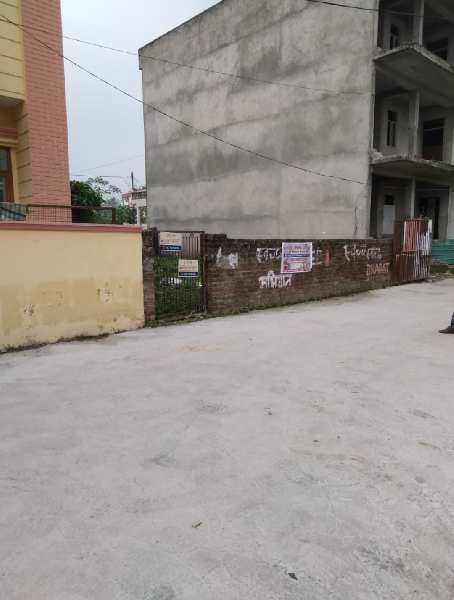 300 Sq. Yards Residential Plot for Sale in Canal Road, Dehradun