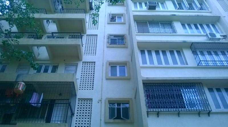 1 BHK Flats & Apartments for Sale in Juhu, Mumbai (700 Sq.ft.)
