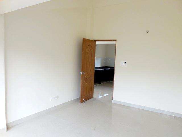 2 BHK Flat for sale at 4 Bungalows