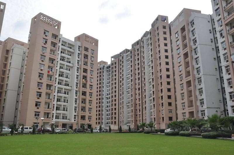 3 BHK Flat for sale at Vibhuti Khand