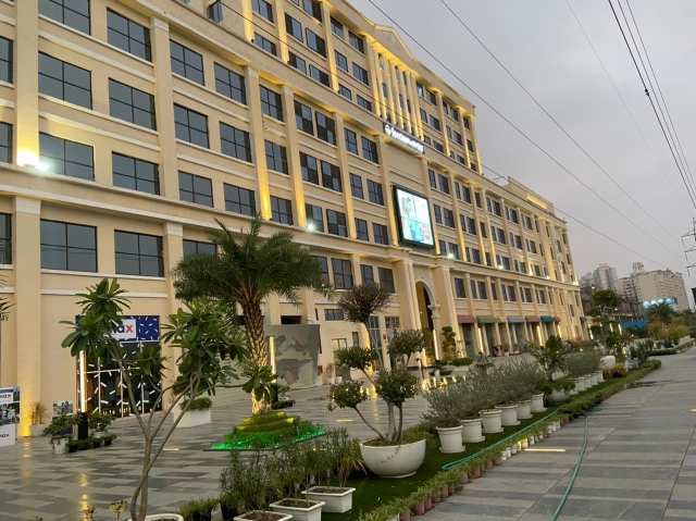 700 Sq.ft. Commercial Shops for Sale in Sector 75, Noida