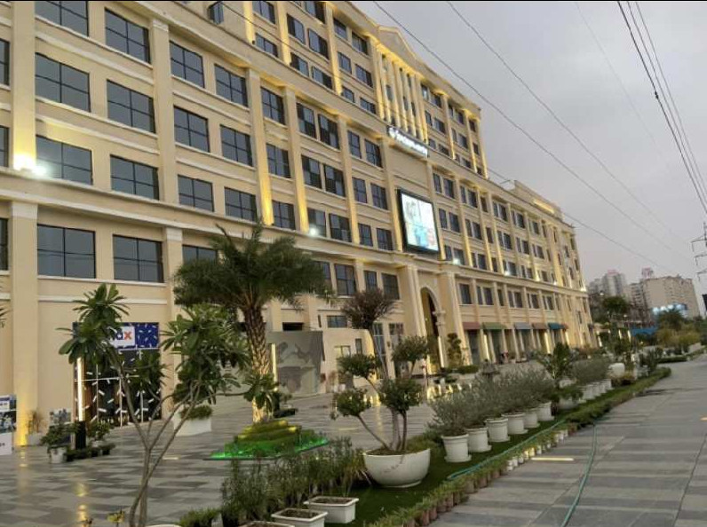2500 Sq.ft. Commercial Shops for Rent in Sector 75, Noida