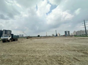 Flats & Apartments for Sale in Yamuna Expressway, Greater Noida (1600 Sq.ft.)