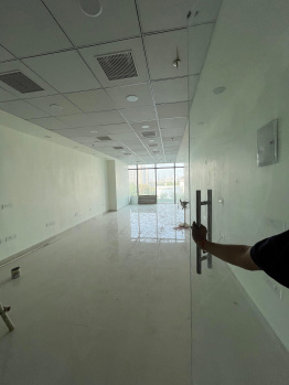 Office Space for Rent in Sector 73, Noida (2500 Sq.ft.)