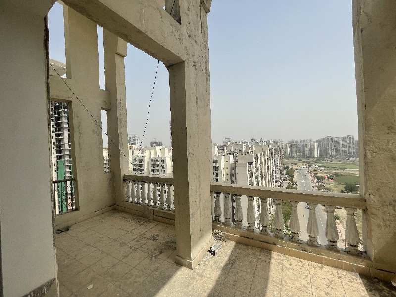 4 BHK Penthouse for Sale in Sector 76, Noida (3100 Sq.ft.)