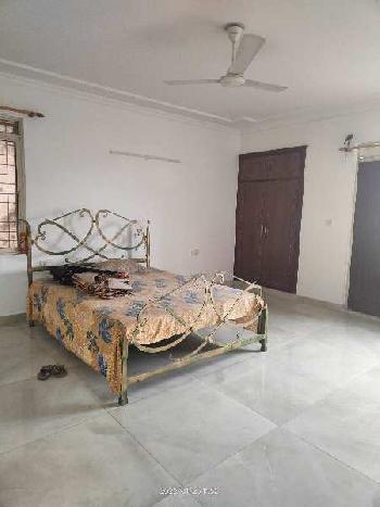 4 BHK Flats & Apartments for Sale in MG Road, Gurgaon (2732 Sq.ft.)