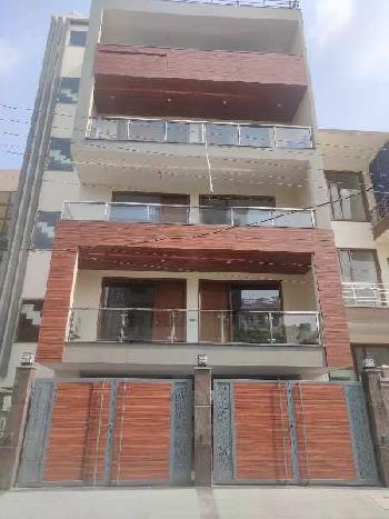 3 BHK Builder Floor For Sale In Sector 45, Gurgaon (240 Sq. Yards)