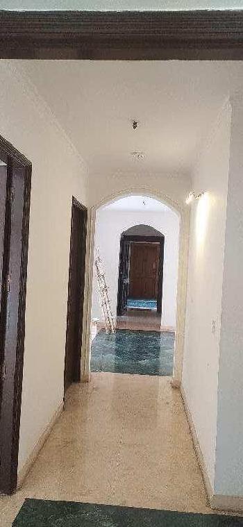 3 BHK Flats & Apartments for Sale in DLF Phase IV, Gurgaon (2686 Sq.ft.)