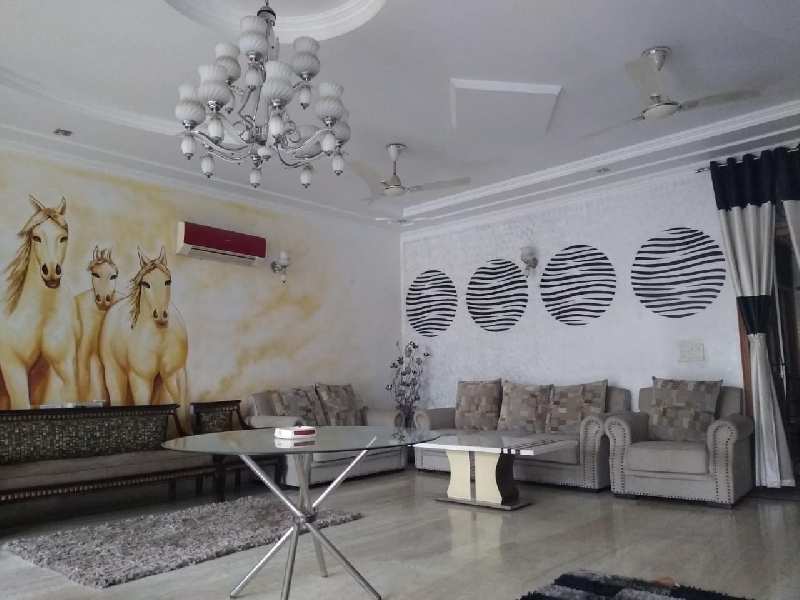 10+ BHK Individual Houses / Villas for Sale in Sector 72, Noida (18000 Sq.ft.)
