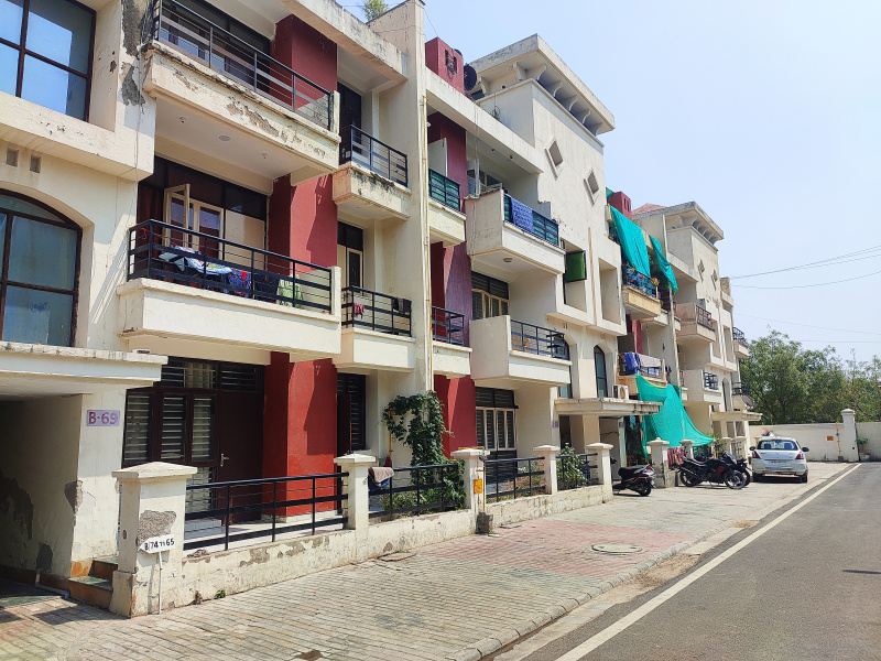 3BHK Ground Floor Flat For Sale at Parsvnath Prerna, Fatehabad Road, Agra