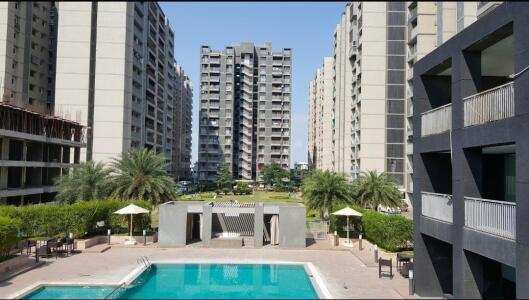 3 BHK Flats & Apartments for Sale in Nipania, Indore (1982 Sq.ft.)