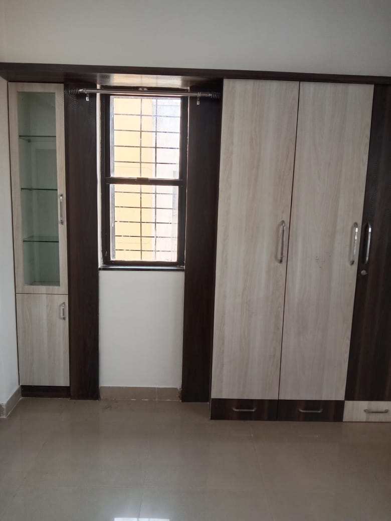 2 BHK Flats & Apartments for Sale in Bakori Road, Pune (975 Sq.ft.)